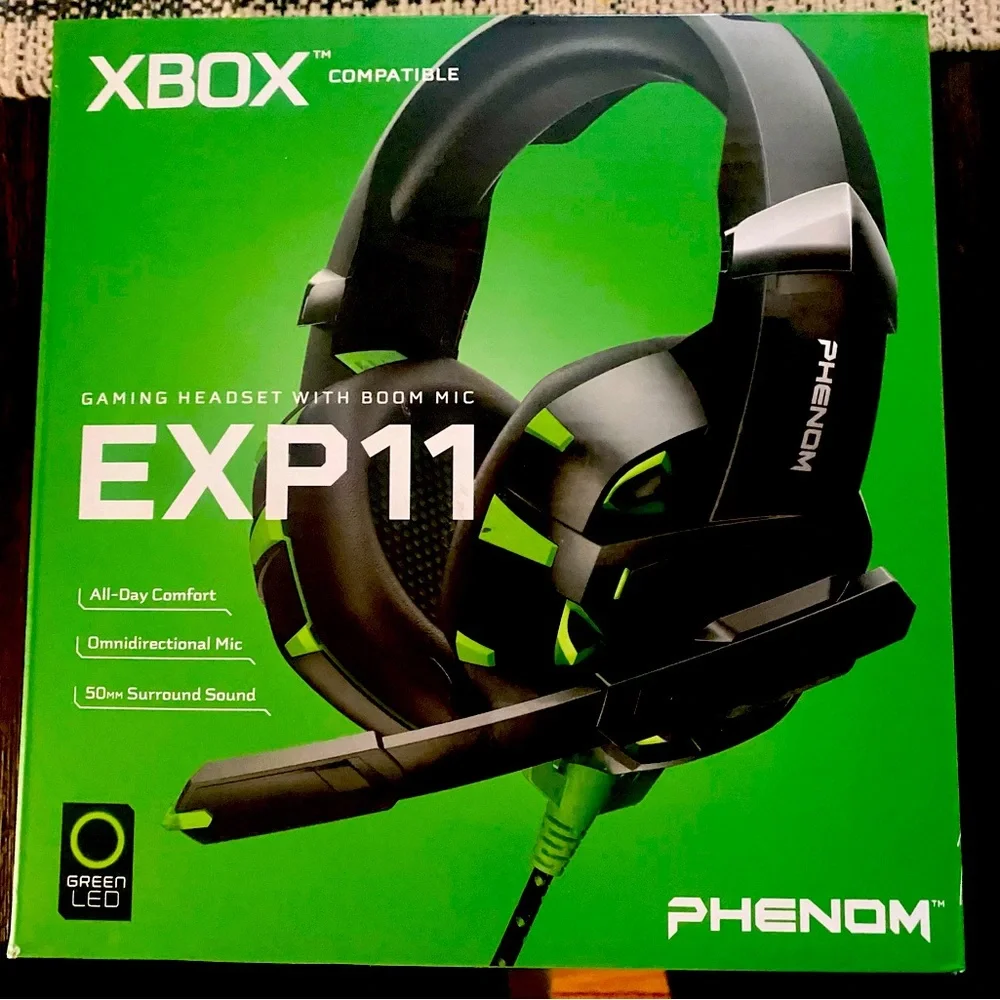 Xbox compatible EXP11 Phenom gaming headset with Mic. New in box